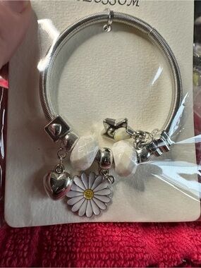 Daisy Silver Charm Bracelet with White Beads and Yellow Center 10